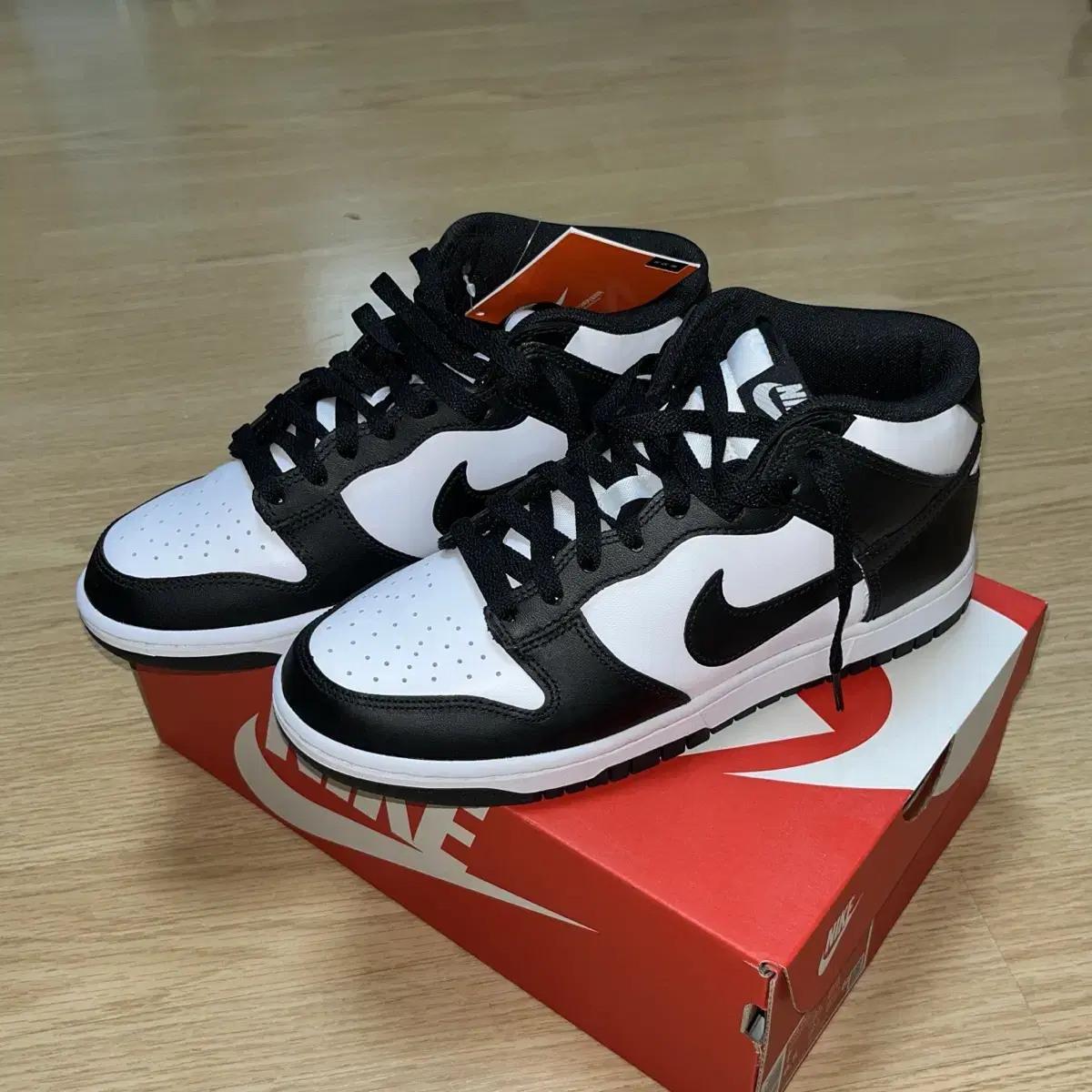 Nike 나이키 Dunk mid 덩크 미드 범고래